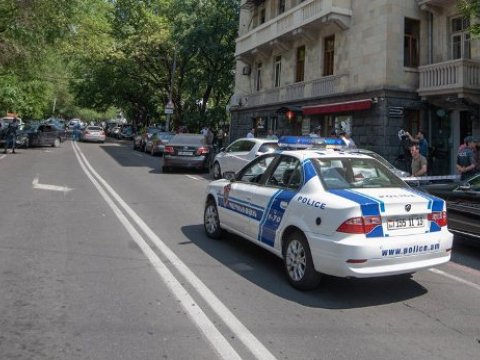 Ermənistan parlamentinin işçisi özünü asdı