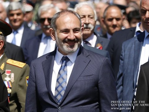 Paşinyanın reytinqi antirekord vurur