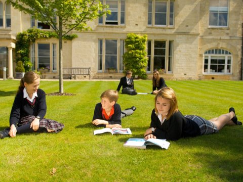 Dünyanın ən elitar məktəbləri – Sərt intizam, yüksək təhsil, baha QİYMƏTLƏR