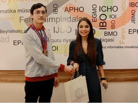 Leyla Əliyeva olimpiada qalibləri ilə görüşüb - FOTOLAR