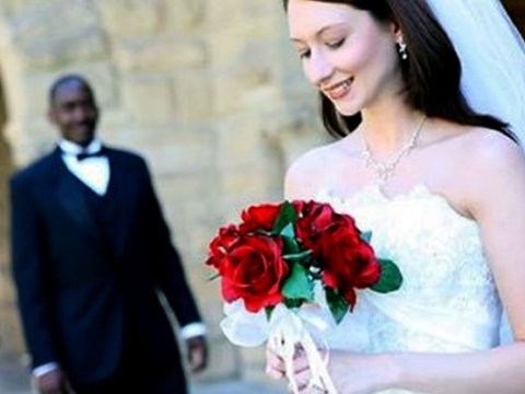 Əcnəbi kürəkənlər - Qızlarımız onlarda nə görüb...    