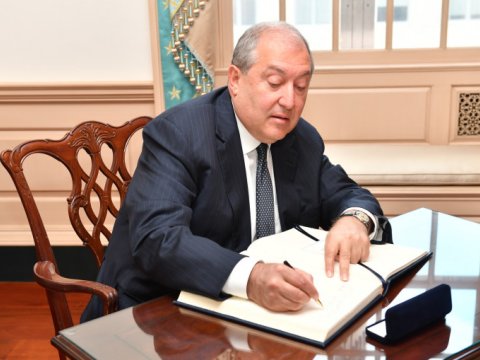 Ermənistanda 17 nazirlikdən 12-si qaldı