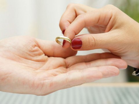 Əcnəbilərlə nikaha girən 797 azərbaycanlı boşanıb - RƏSMİ