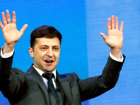 Zelenski andiçmə mərasiminə piyada getdi 