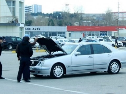 Azərbaycanda avtomobil parkı: Xəstəlik, ölüm mənbəyi… - “Leş maşınlar”ın axını