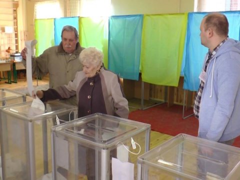 Ukrayna növbədənkənar parlament seçkilərinə gedir