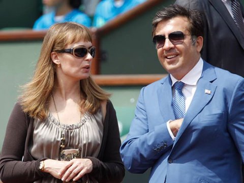 Saakaşviliyə ittiham: Həyat yoldaşını öldürmək istəyib