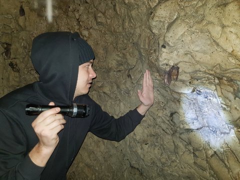 Rusiyalı səyyah işğal altındakı Azıx mağarasında - FOTOLAR
