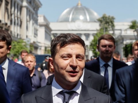 Rada Zelenskinin təkliflərini rədd etdi