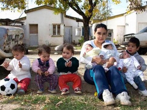 5-dən çox uşağı olan 3 minə yaxın anaya sosial müavinət verilib