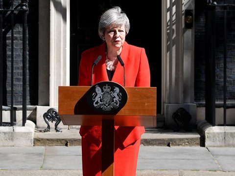 Böyük Britaniyanın baş naziri istefa verdi