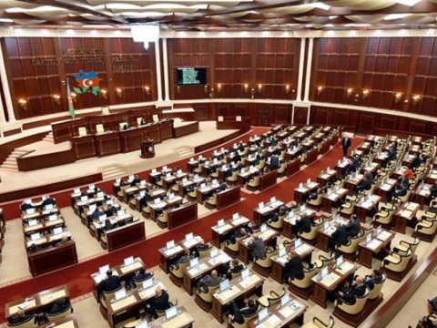 Deputatlar 28 May bayramını necə qeyd edəcəklər? - SORĞU