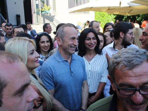 Koçaryan Paşinyanla ölüm-dirim mübarizəsinə qalxdı