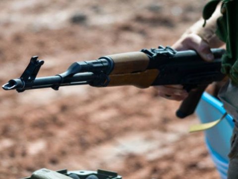 Ermənistanda keçmiş “məmurlar” arasında silahlı insident baş verdi