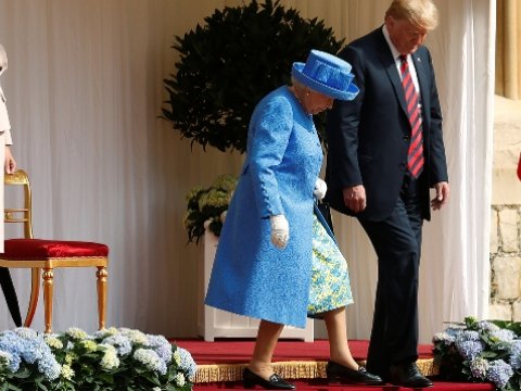 Tramp Avropaya gəldi