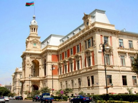 Bağçada uşağı təhqir edən tərbiyəçi qovuldu, müdirə töhmət verildi - RƏSMİ