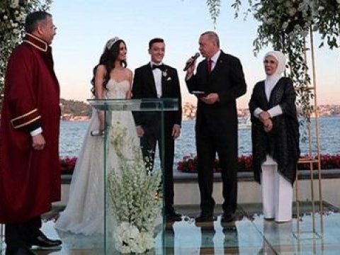 Ərdoğan Məsud Özilin nikah şahidi oldu