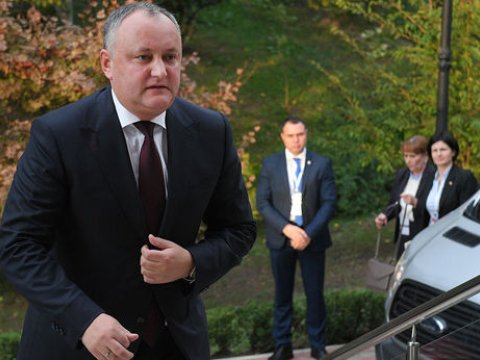 Moldova prezidentinin səlahiyyətləri əlindən alındı