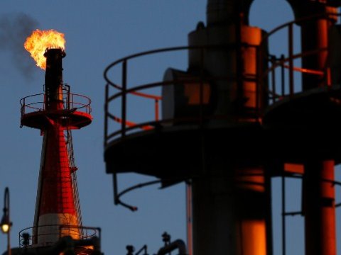 Dünya bazarında neft 3% ucuzlaşıb