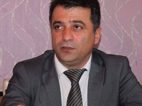 Baş redaktora 5 il 6 ay iş kəsildi  