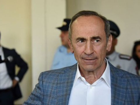 Koçaryan Paşinyana qarşı məhkəmə iddiasını geri götürdü