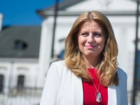 Slovakiyanın ilk qadın prezidenti and içdi