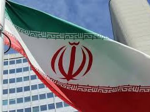 İran Britaniya arasında diplomatik qalmaqal