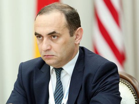 Rektordan iş axtaran gənclərə məsləhət: “Mütləq “adamın” olması vacib deyil”  