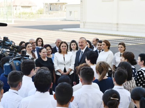 160 min müəllimin maaşı artırılıb