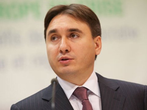 Koçaryanın sağ əli ölkədən qaçmaq istədi, təyyarədən düşürdüldü  