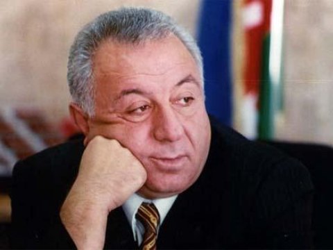 Hüseynbala Mirələmov: “Prezidentin yeni sərəncamları növbəti inqilabi mərhələnin parlaq təzahürüdür”