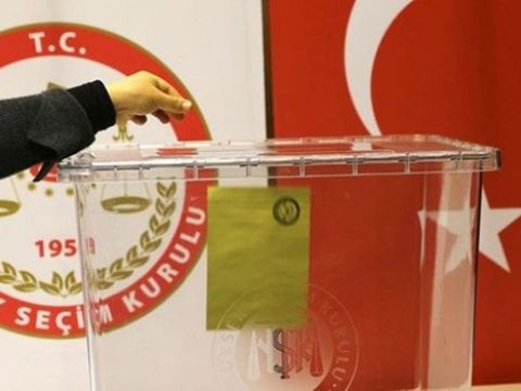 İstanbulda bələdiyyə seçkilərində səsvermə başlayıb