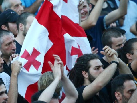 Gürcüstan iqtidarı müxalifətin əsas tələbini qəbul etdi