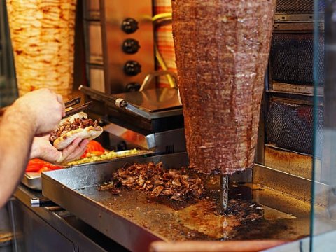 Bakıda 12 nəfərin zəhərləndiyi dönərxana ilə bağlı RƏSMİ AÇIQLAMA