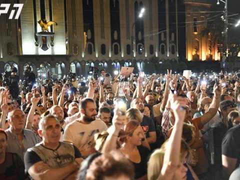 Tbilisidə  aksiyalar yenidən başladı