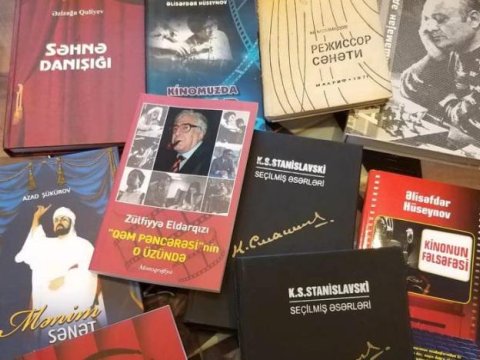 Naxçıvan Dövlət Universiteti tələbələrinə kitab sovqatı...