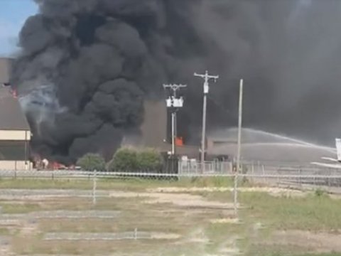 Motorlu təyyarə qəzaya uğradı: 10 ölü