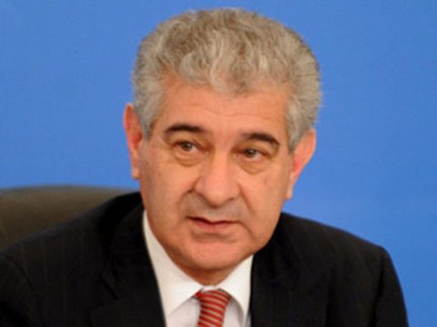 Əli Əhmədov maaşının yarısını Orduya verdi