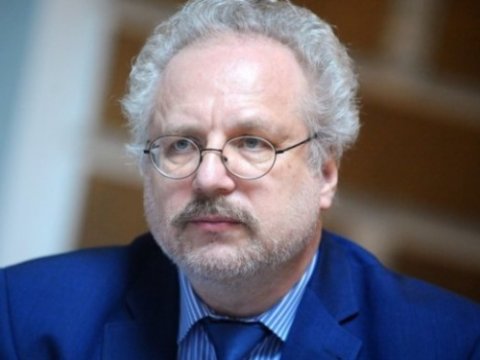 Prezident andiçmə mərasimində səhvə yol verdi
