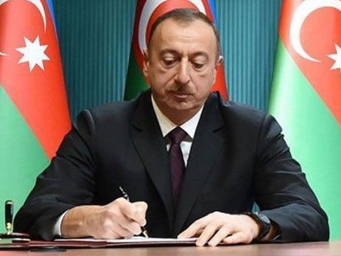 Prezident diplomatik xidmət orqanları əməkdaşlarına rütbələr verdi - SİYAHI