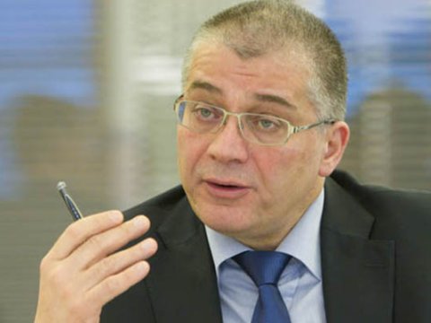 Araz Əzimov niyə görünmür?  