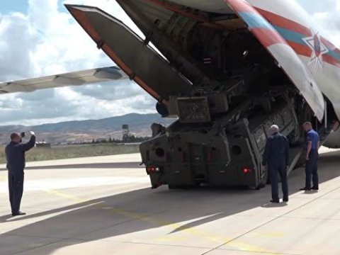 Türkiyəyə S-400 raketləri gətirilməkdə davam edir 