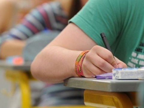 Cəmi bir abituriyent maksimum nəticə göstərib