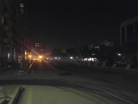 Prezident küçə işıqlandırılmasından narazı qaldı - Qurumlar isə məsuliyyəti üzərindən atır