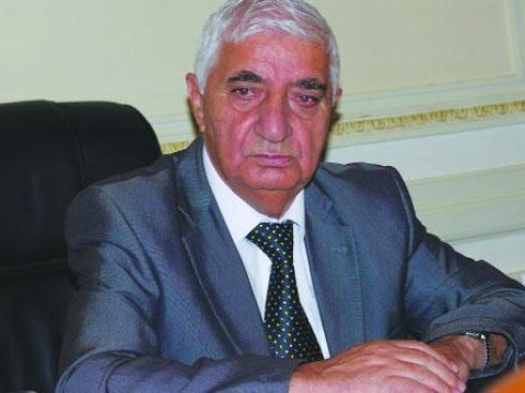 Fikrət Qocadan ETİRAZ: “Evdən bu saat qaçmalıyam?”