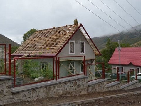 Ermənilər Laçın və Kəlbəcərdə yeni evlər, məktəblər inşa edir