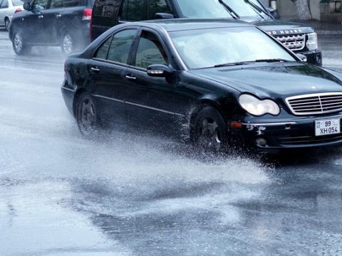 Bakını təlaşlandıran avqust yağışı - FOTOLAR  