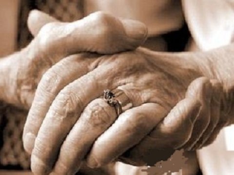 Azərbaycanda 99 yaşlı qadına ilk dəfə şəxsiyyət vəsiqəsi verilir  