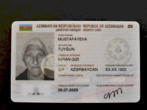 99 yaşlı nənəyə ilk dəfə şəxsiyyət vəsiqəsi verildi