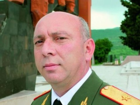 Yerevanda nümayişçiləri güllələyən generalı Azərbaycana bağlayan FAKTLAR
